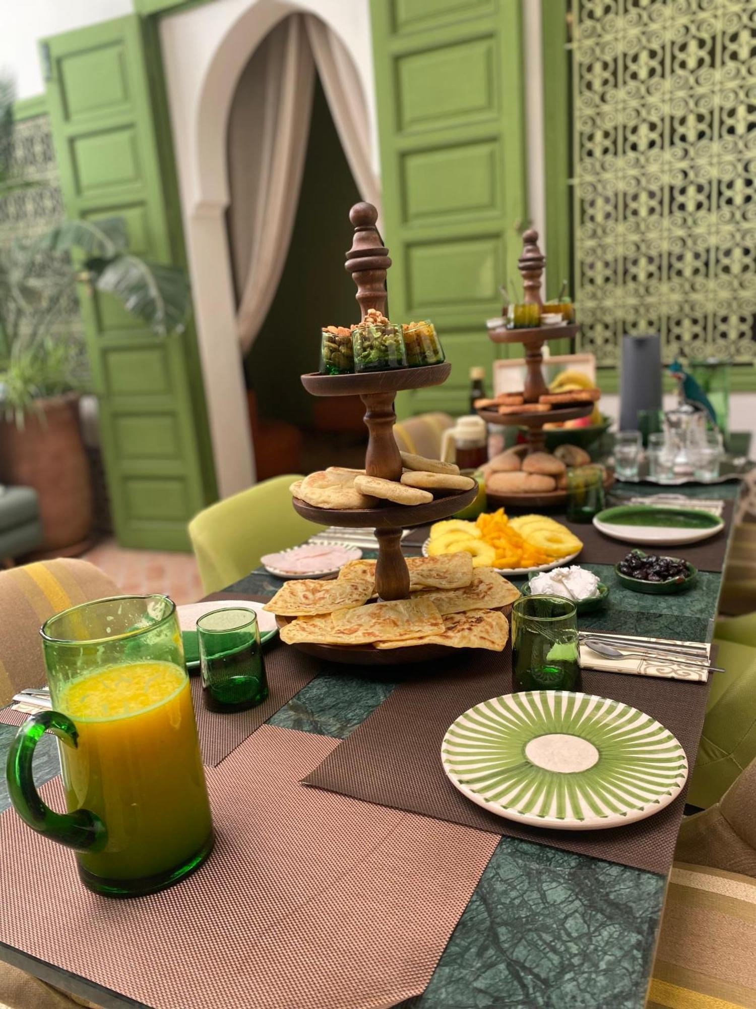 Riad Dar Adal Exclusivite 2 A 6 Personnes Petit Dejeuner Compris Place Jemaa El Fna Marrakesh Exterior foto